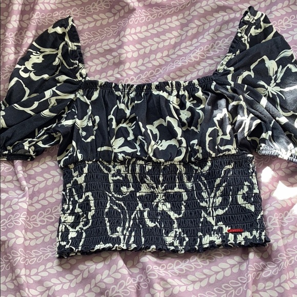 n:PHILANTHROPY Tops - Philanthropy Off The Shoulder Floral Top